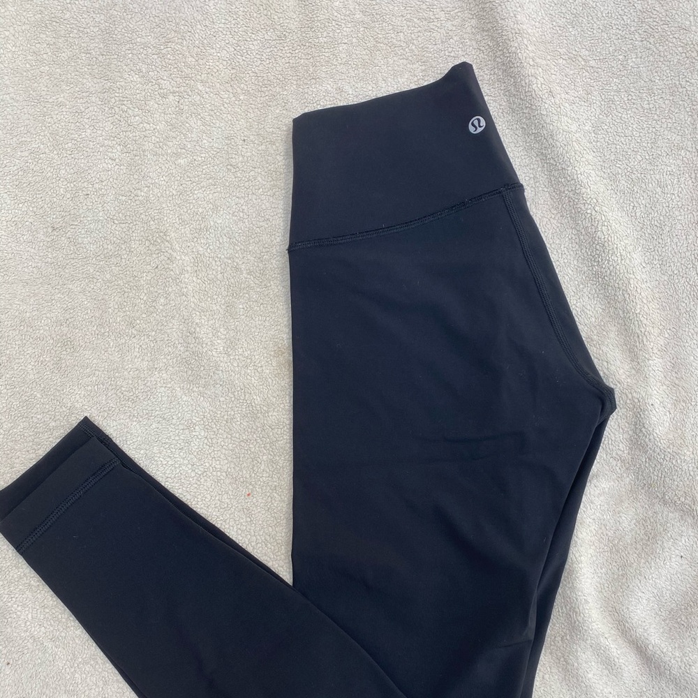 *BNWOT LULULEMON WONDER UNDERS*